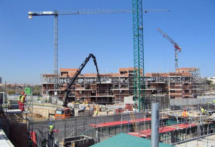 Valdebebas, obras. Pisos en construcción, la vivienda en desarrollo en el nuevo barrio de Madrid