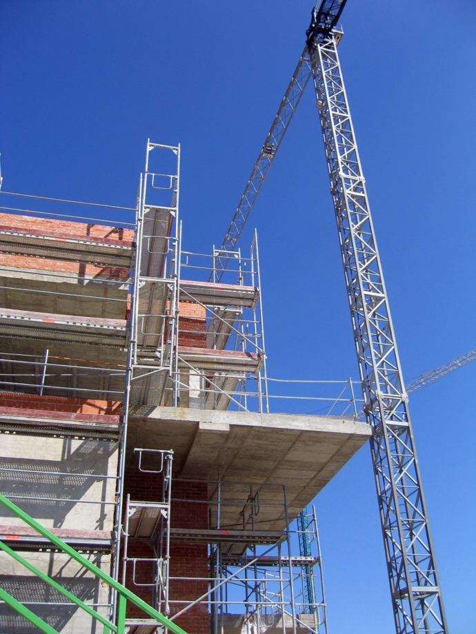 Obras de construcción de viviendas (más de 5.000 pisos) en Madrid, junto a Barajas y Hortaleza