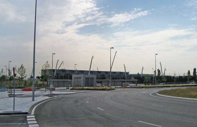 viviendas de jugadores del Real Madrid en su ciudad deportiva, junto a la estación de Cercanias de Valdebebas